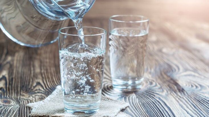 ένα ποτήρι νερό για διατροφή