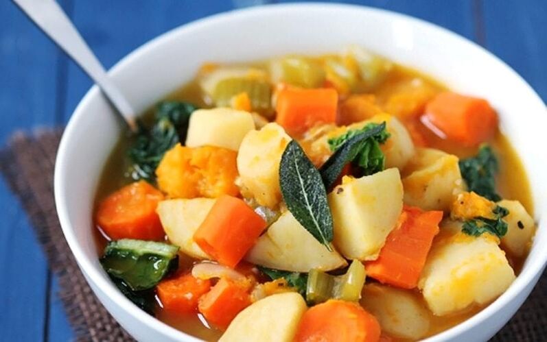 Λαχανικά στιφάδο - ένα απλό και υγιεινό πιάτο στο μενού ασθενών με παγκρεατίτιδα